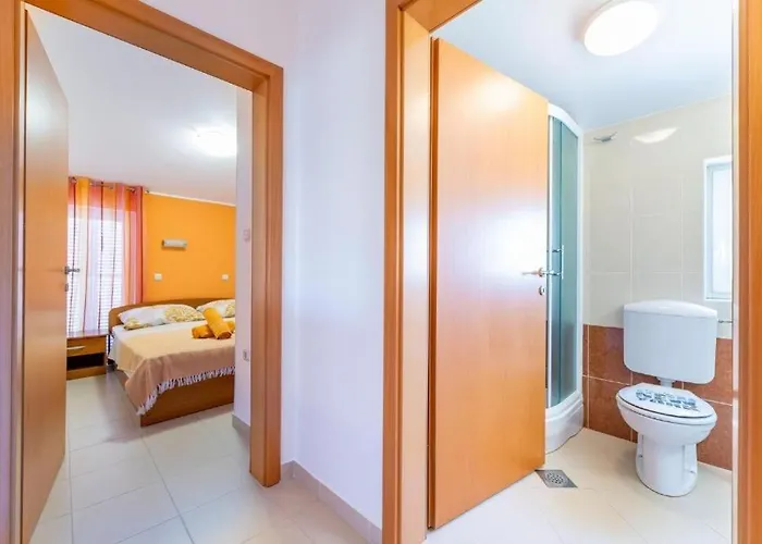 Apartment With Parking Space Baska, Krk - 22411 Baska (Krk)